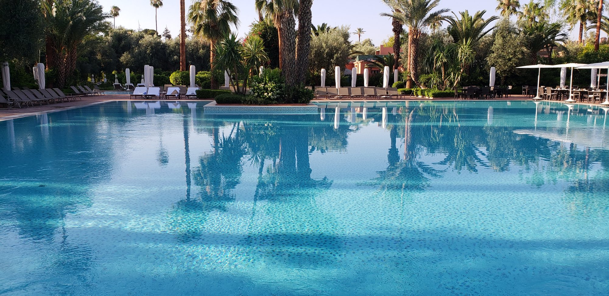 Outdoor pool and gardens, La Mamounia